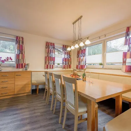 Maisonette Haus Amade *